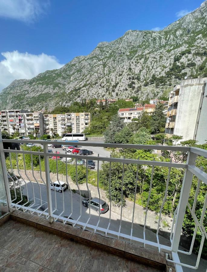 Aquarium Apartment Kotor Exterior foto
